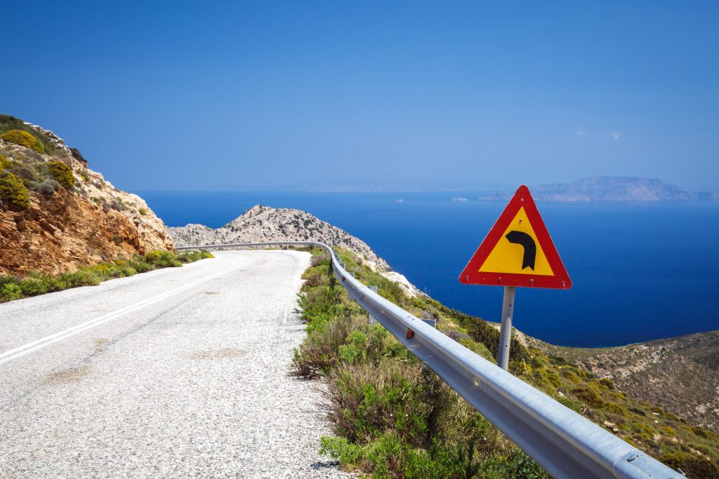 Znak drogowy w Grecji