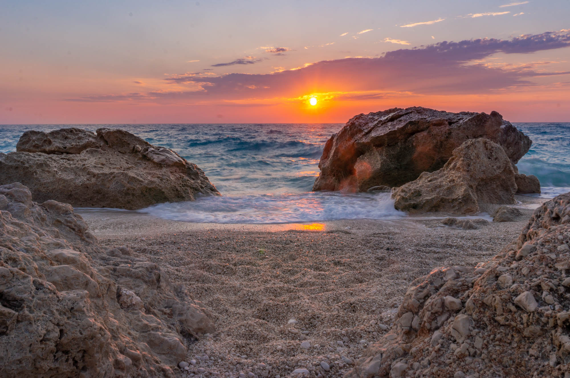 Lefkada - Plaża Kavalikefta o zachodzie słońca