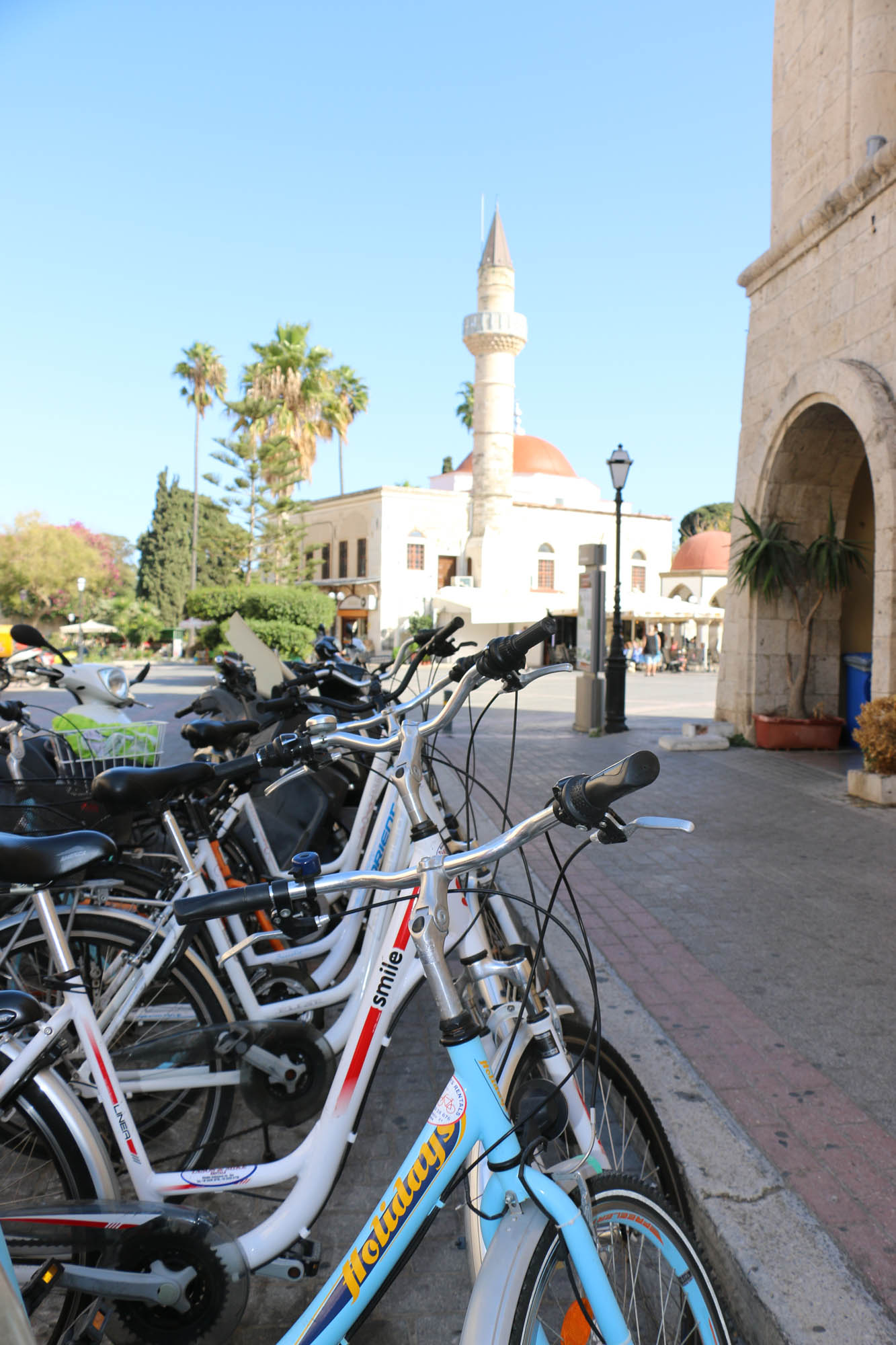 Rowery zaparkowane w mieście Kos