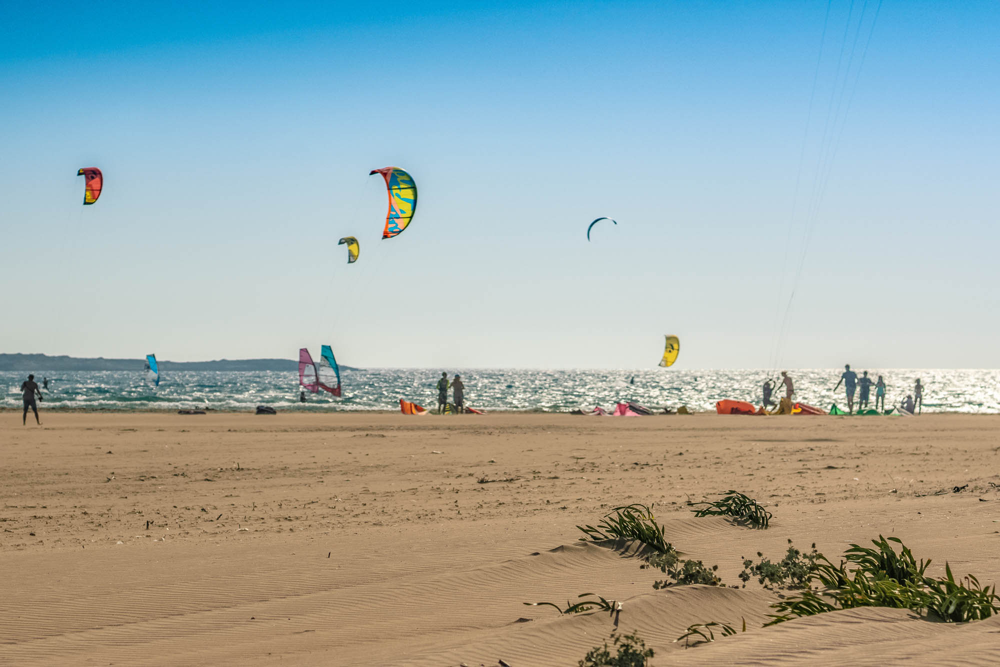 Kitesurferzy na plaży Prasonisi na Rodos