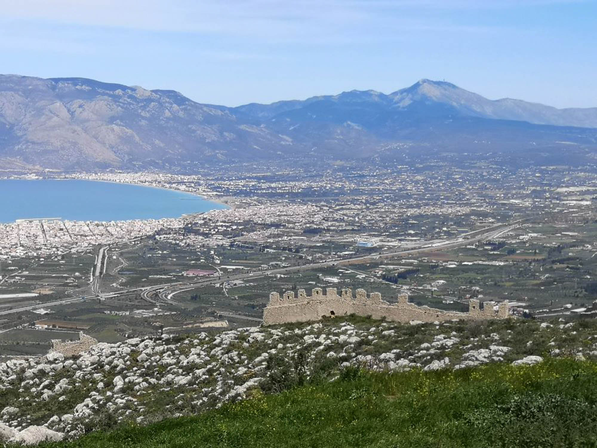 widok na miasto Korynt, panorama ze wgórza
