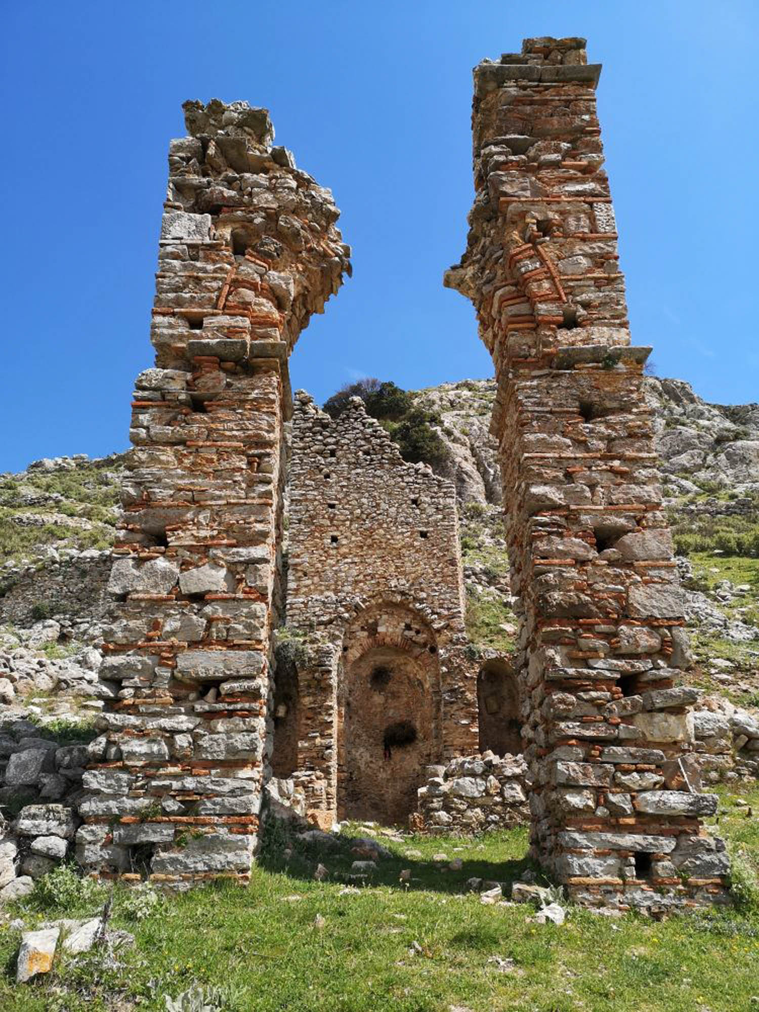 ruiny, stare budowle greckie, zamki, twierdze