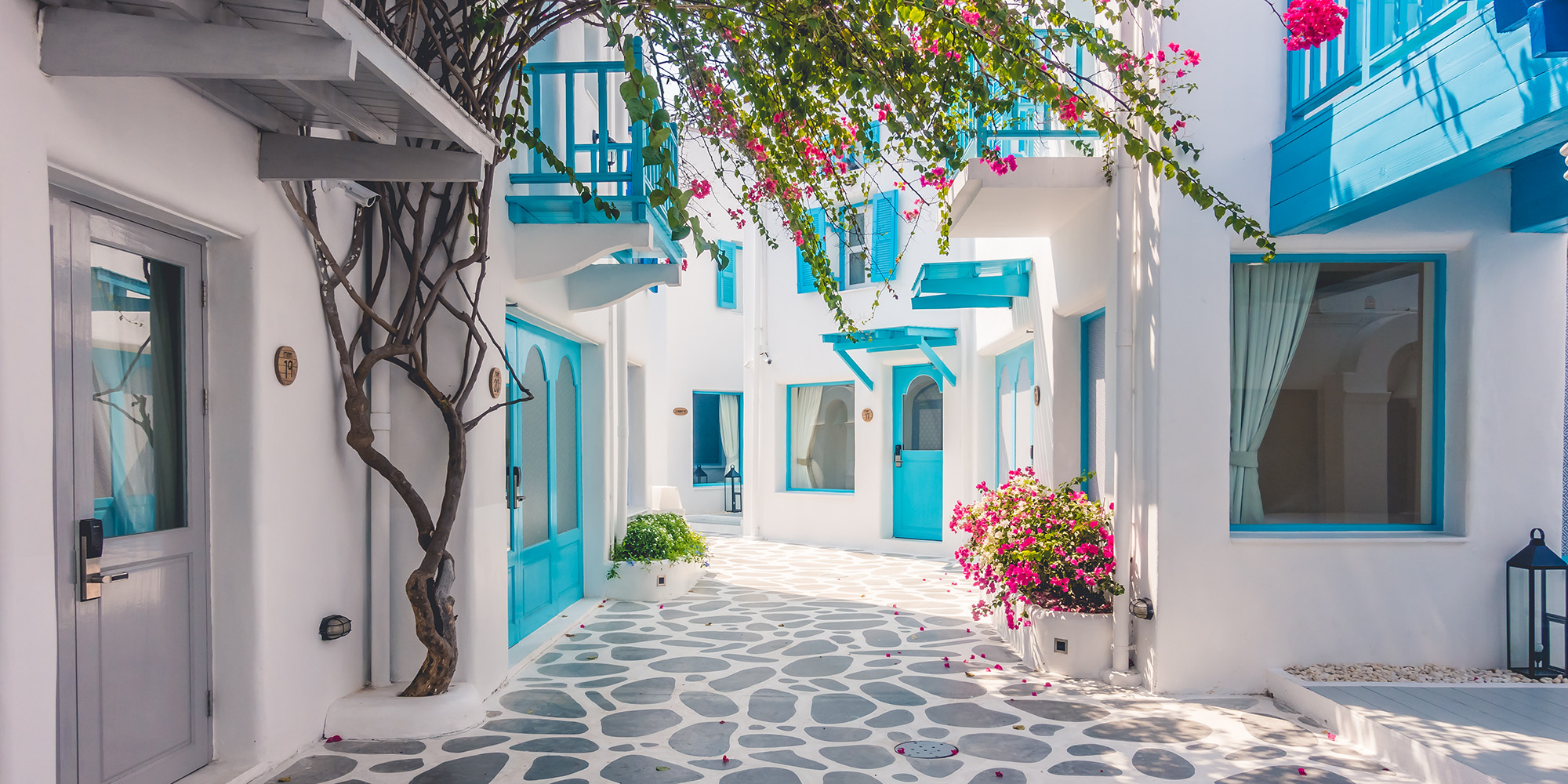 Grecja — miejsce, w którym biel spotyka błękit