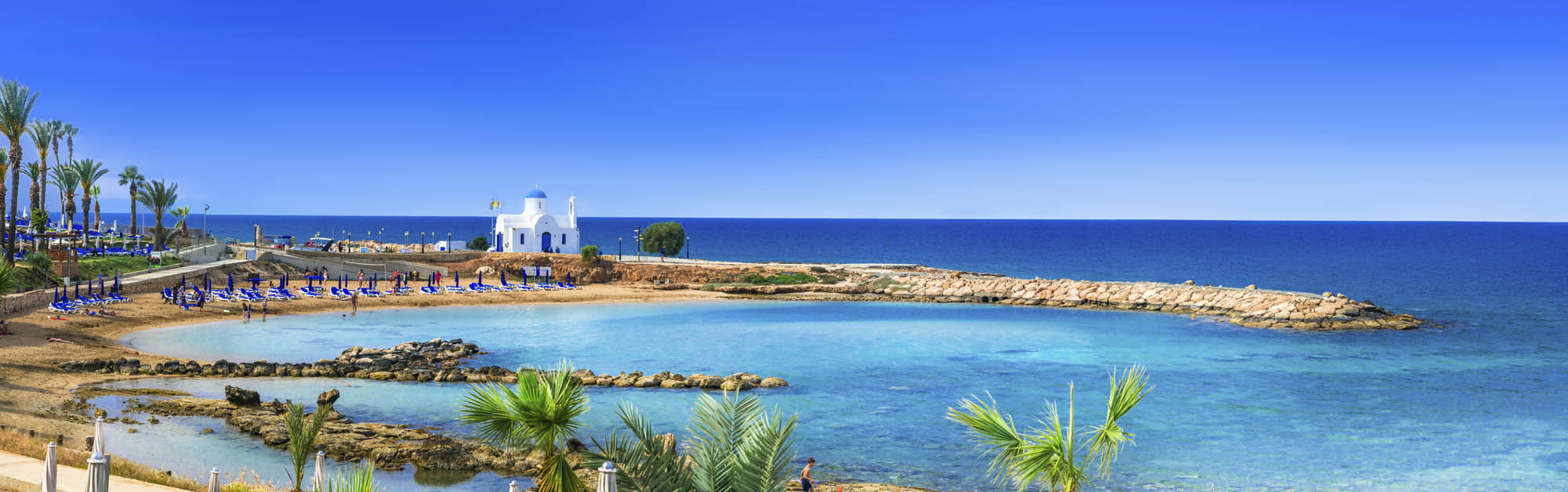 Piękny widok na morze i na całe wybrzeże cypryjskie, panorama