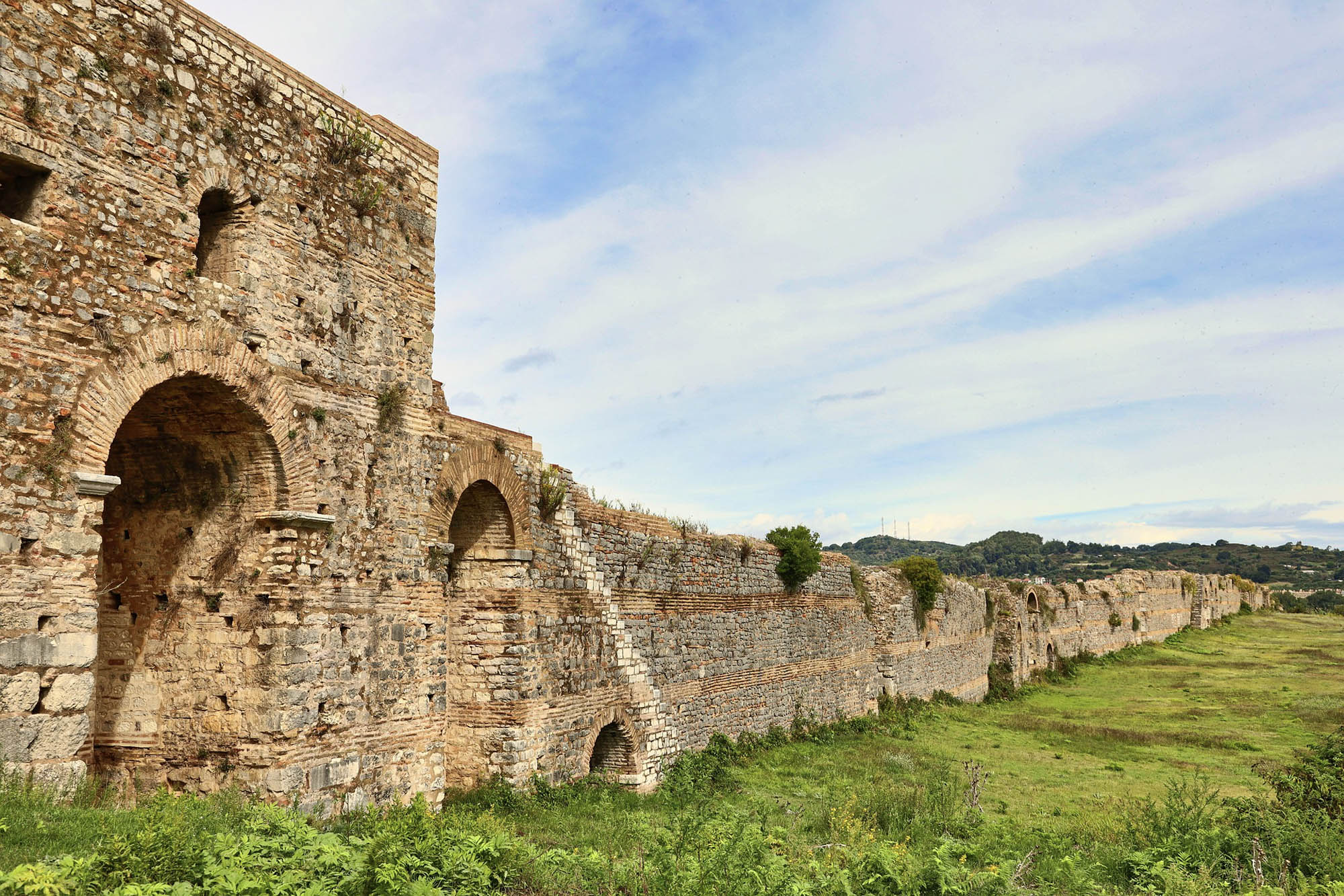 ruiny zamków niedalko Pargi i Prwwezy, Peloponez