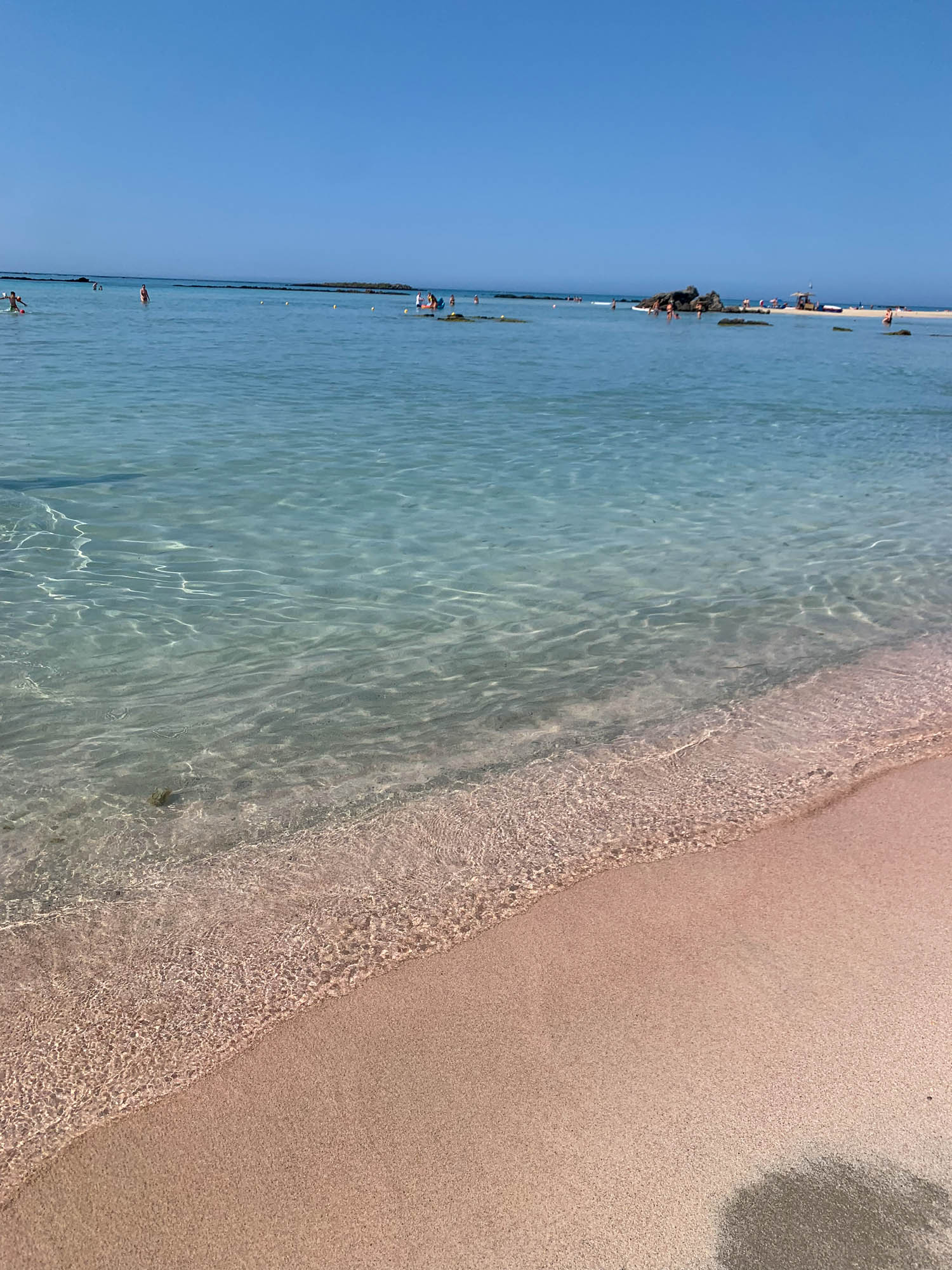 niesamowita plaża elafonisi, różowy piasek, piękny widok na plażę