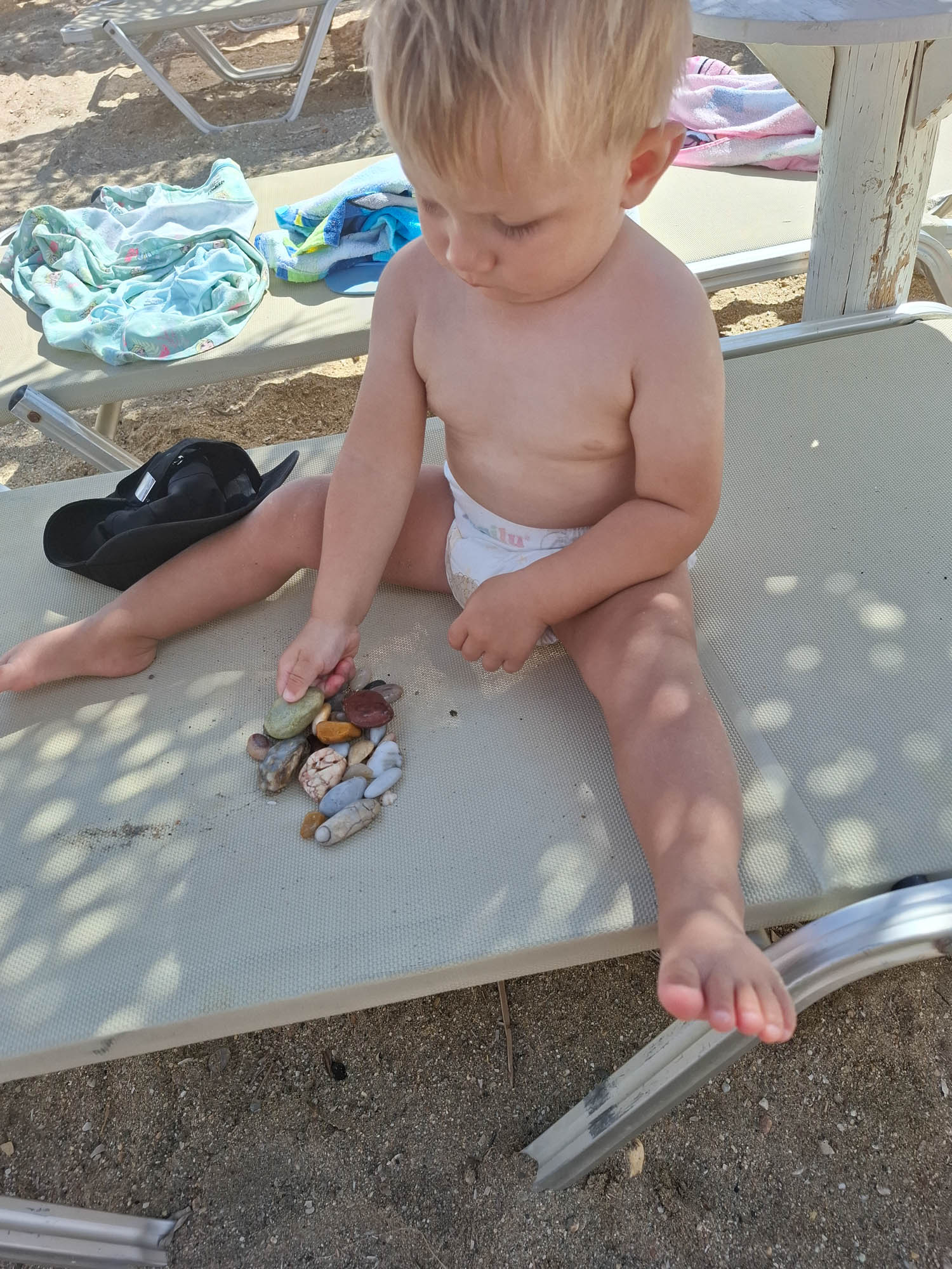 wspomnienia z wakacji, relacje, dziecko na plaży