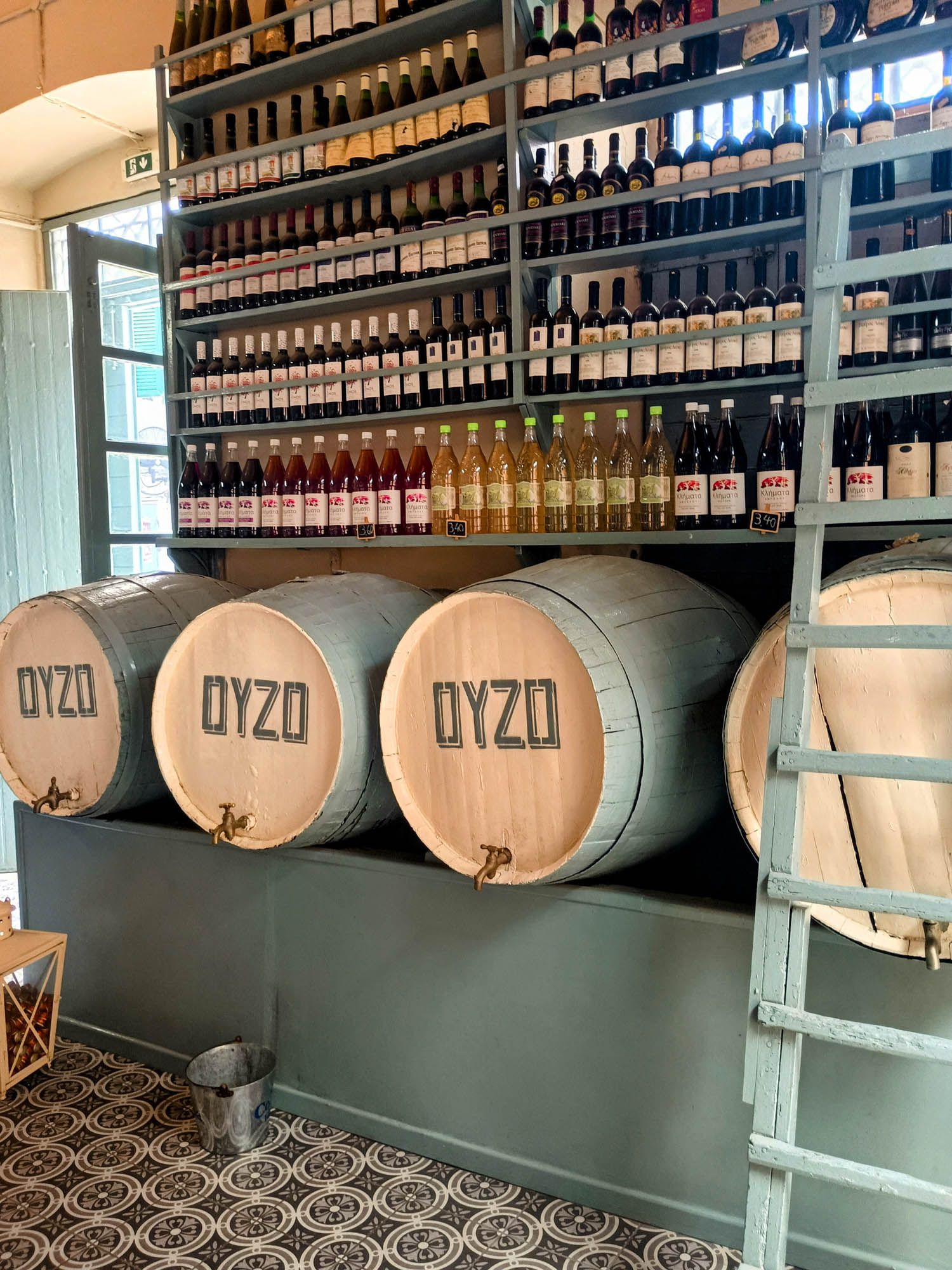 słynna destylarnia ouzo i innych trunków, epir, preweza