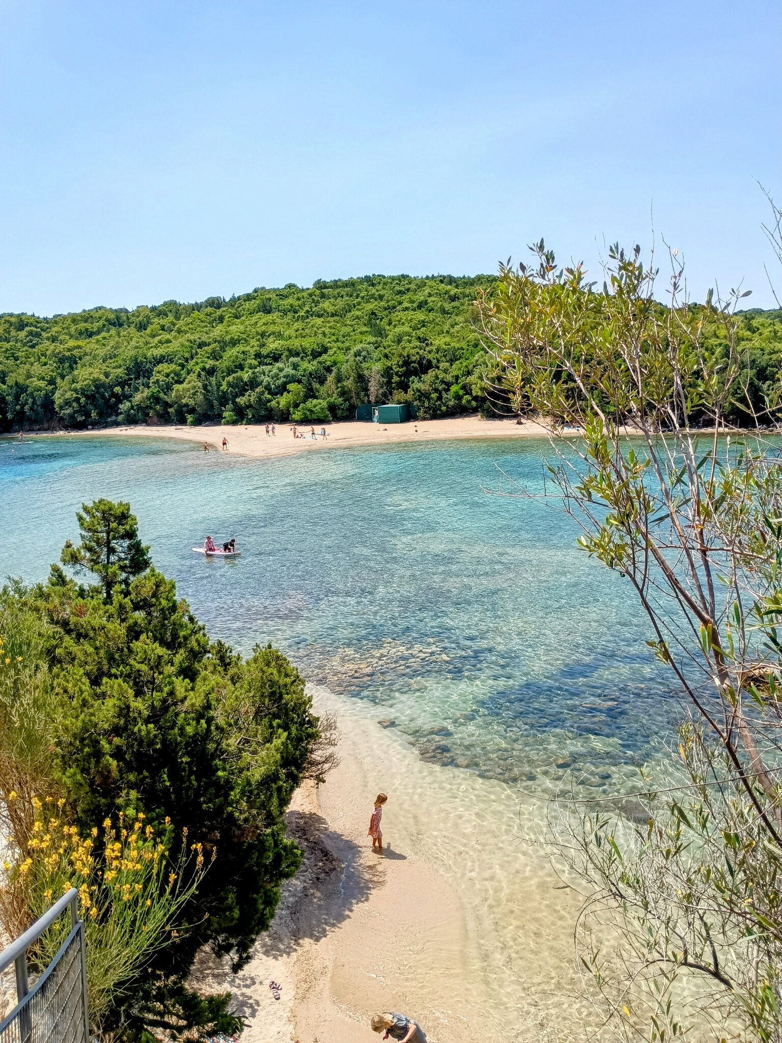 pisina, widok na plaże w epirze, piekna laguna