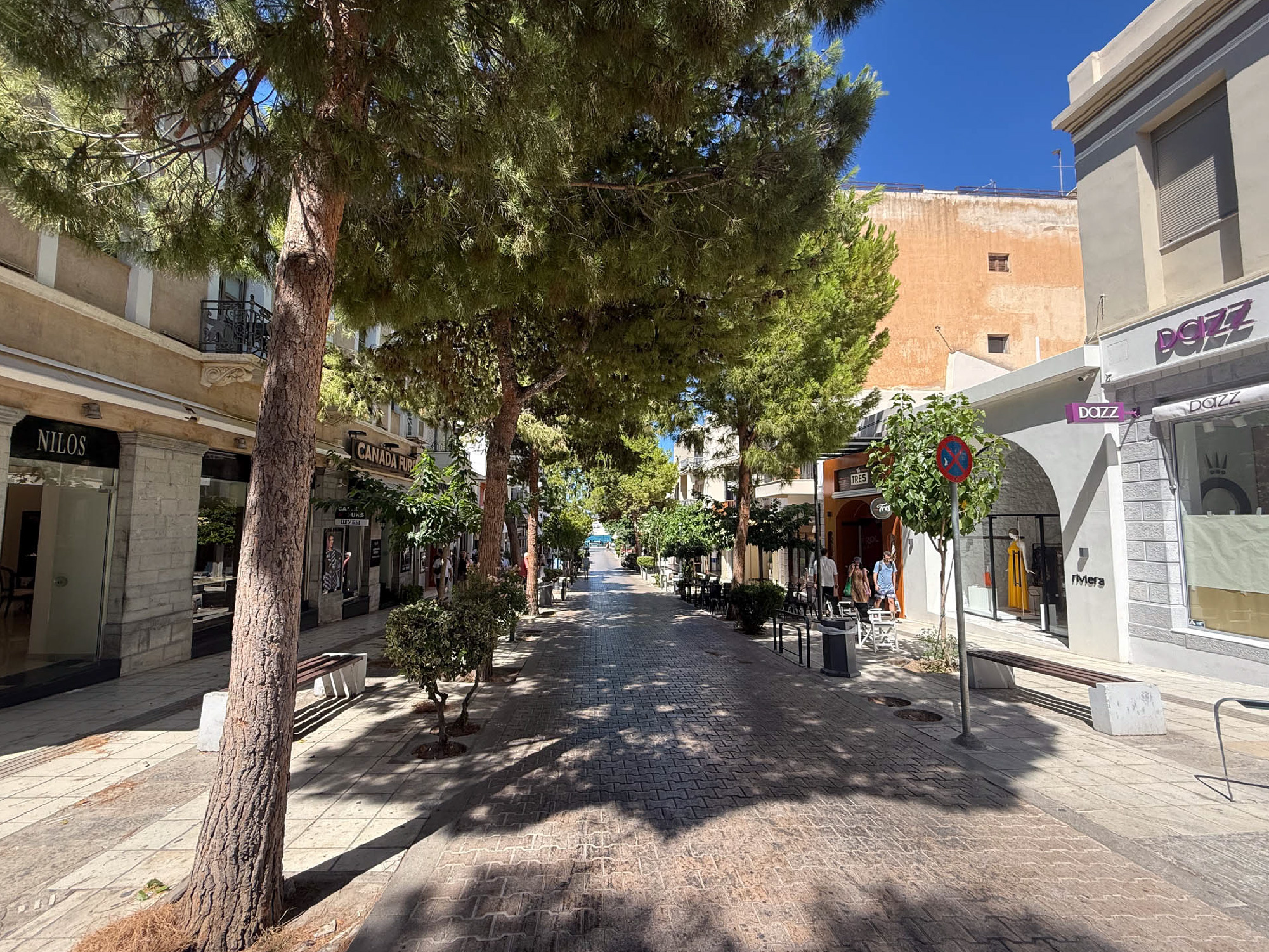 miasteczko agios nikolaos, kreta wschodnia, uliczka