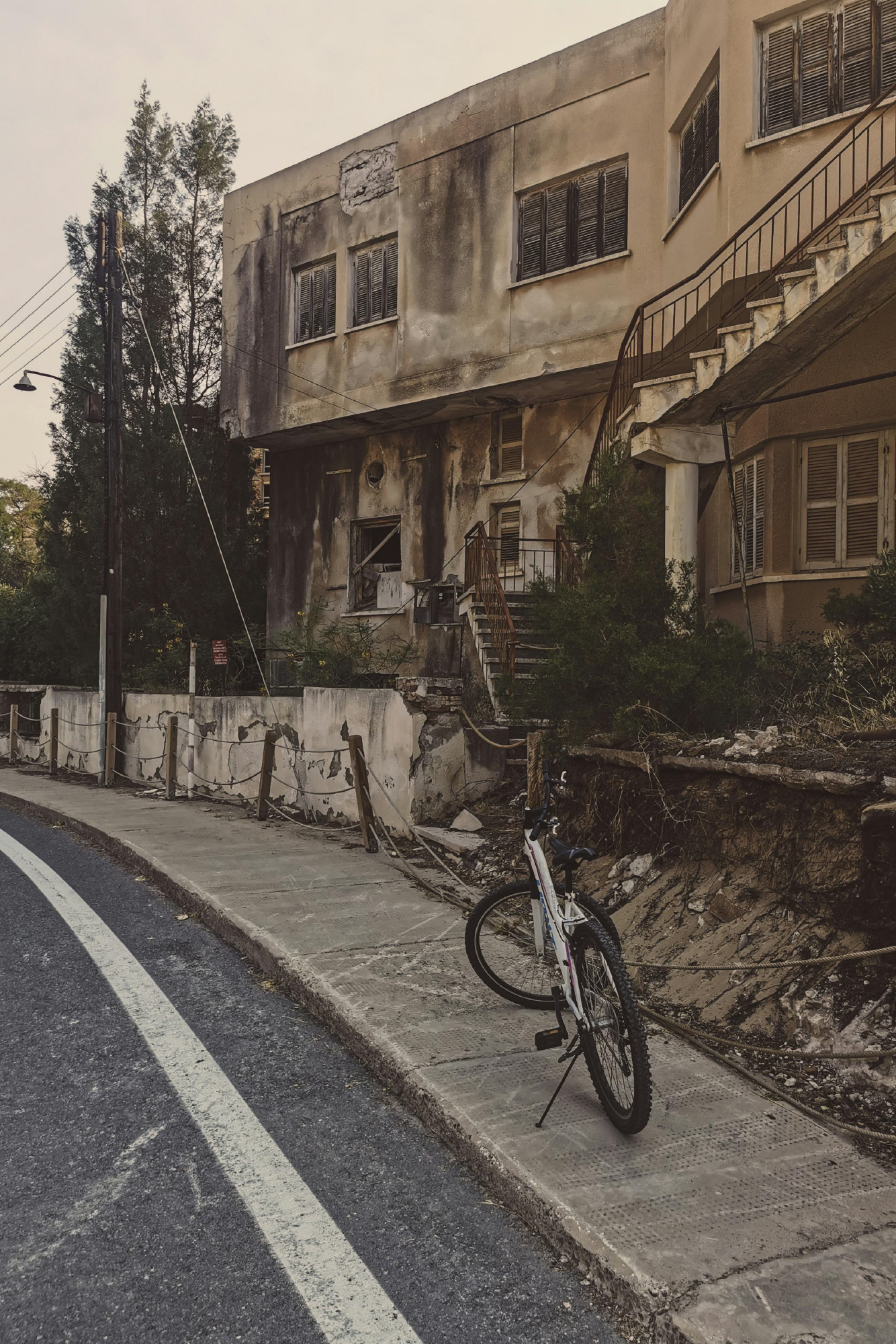 famagusta, opuszczona ulica