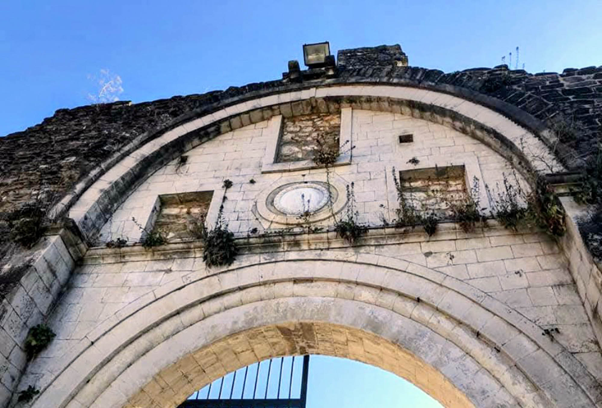 ioannina, miasteczko w górach epiru, widok na zabytki, detale