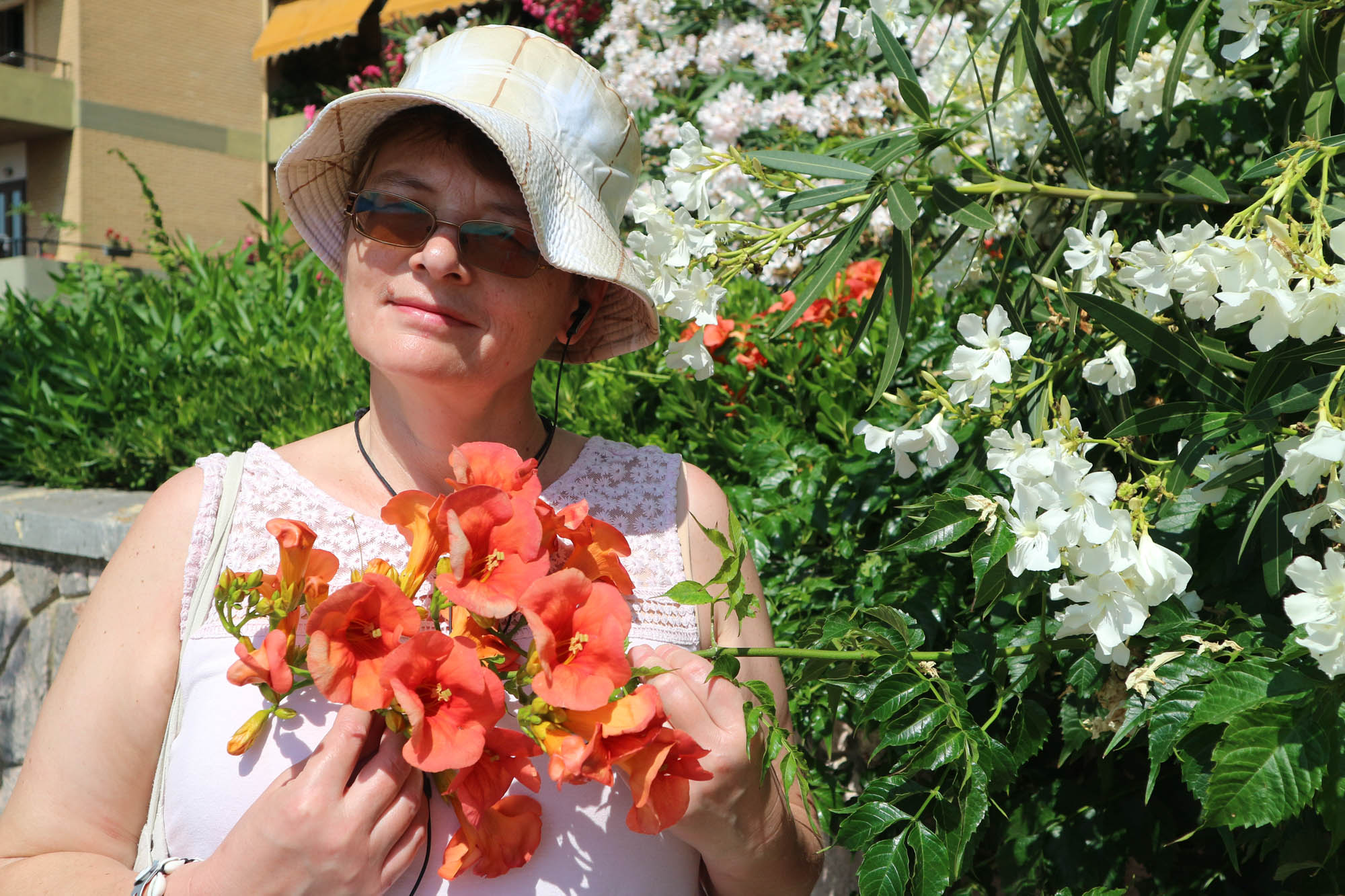 kwiaty z korfu i kobieta, relacja, wspomnienia