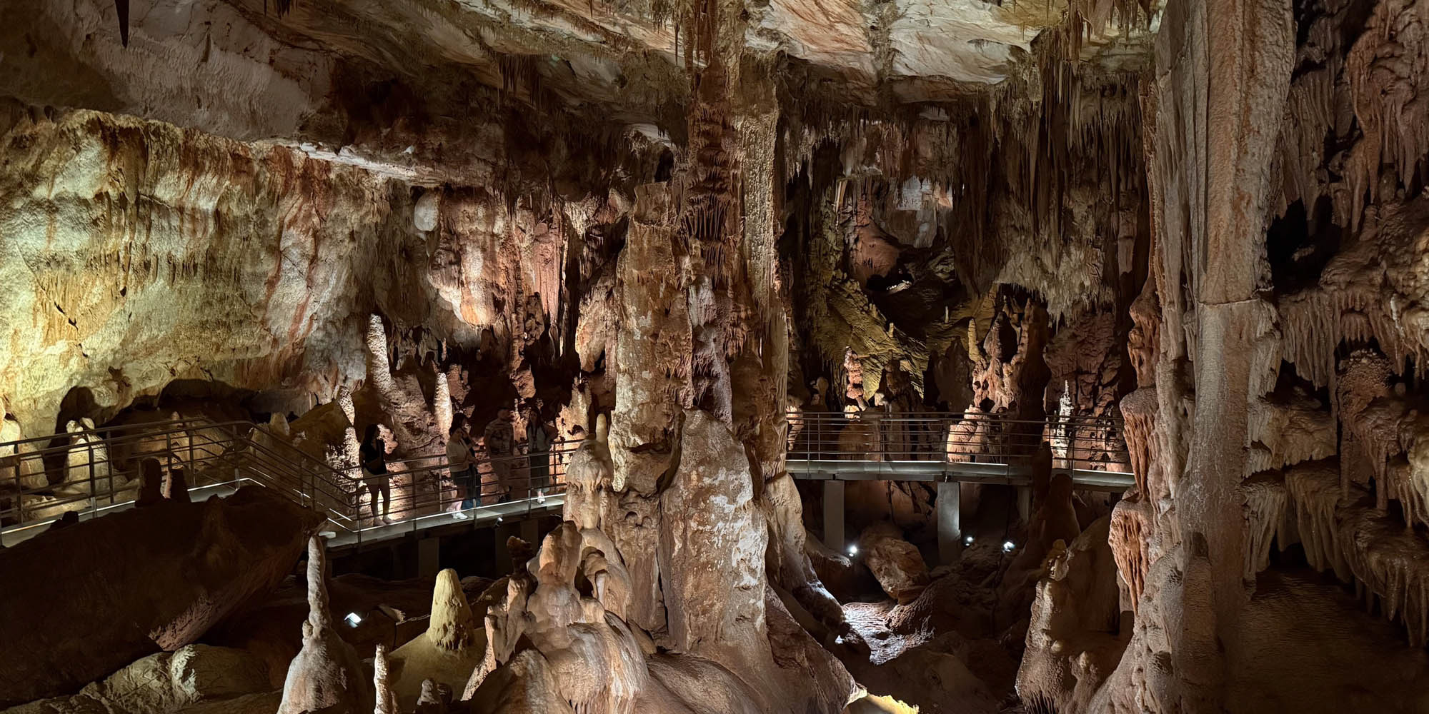 Jaskinia Petralona – jedno z najważniejszych, prehistorycznych odkryć Europy