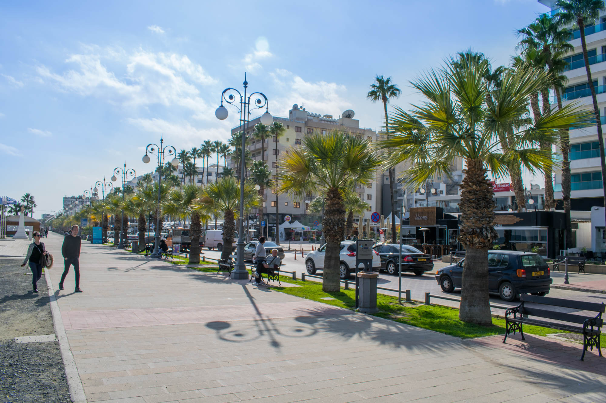 larnaka i promenada finikoudes, widok, cypr