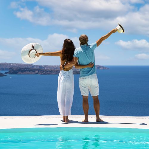 para na santorini, obejmuje się, widok na kaldere