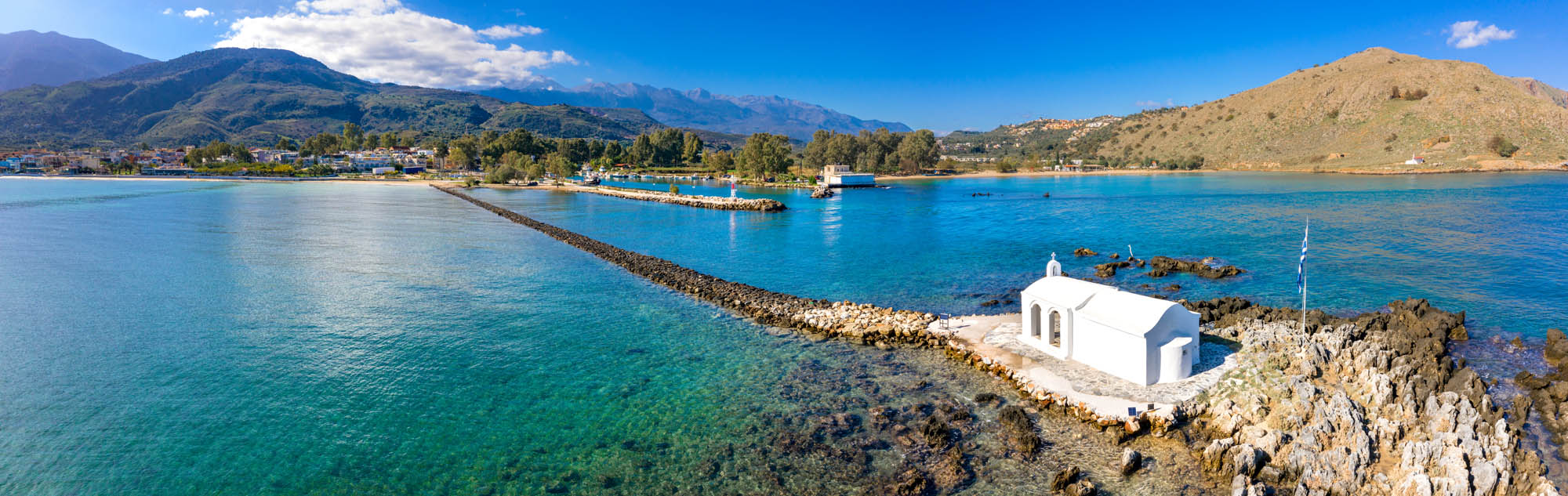 Georgioupoli,, widok z góry, na mały kościółek świetego mikołaja, grobla, kreta zachodnia
