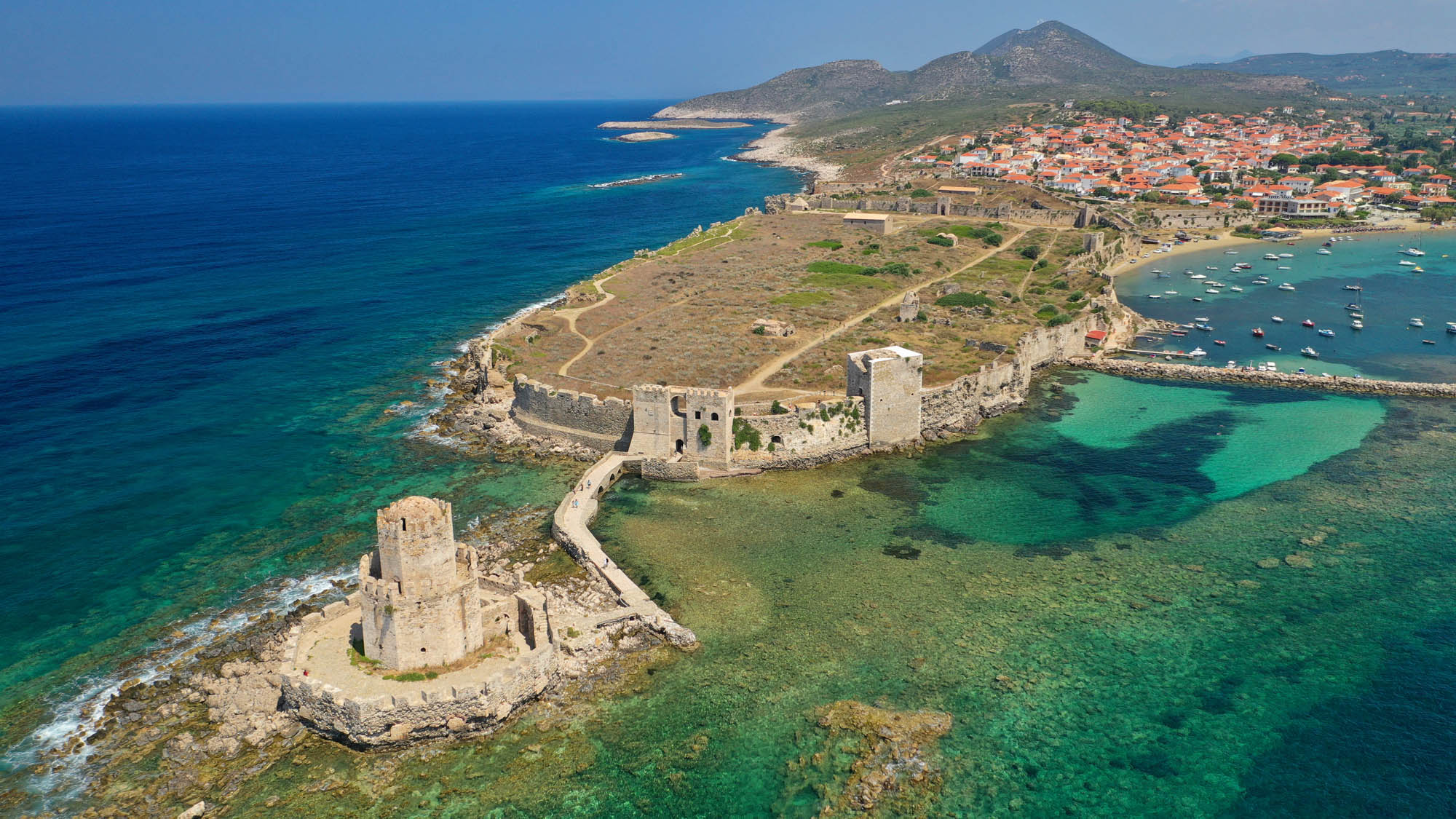 widok z lotu ptaka na methoni, peloponez