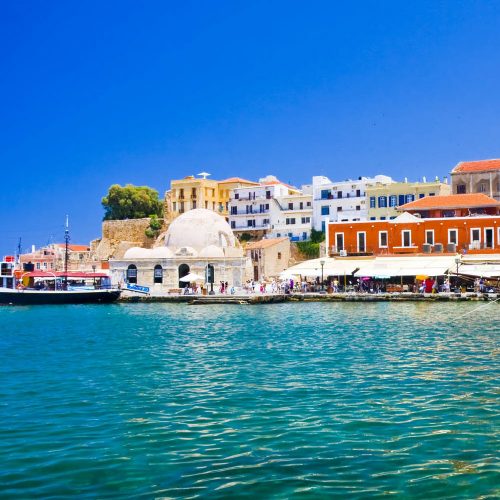 chainia, widok na stary meczet w porcie, kreta zachodnia